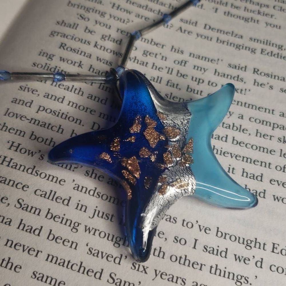 ‎Blue Glass Star Necklace